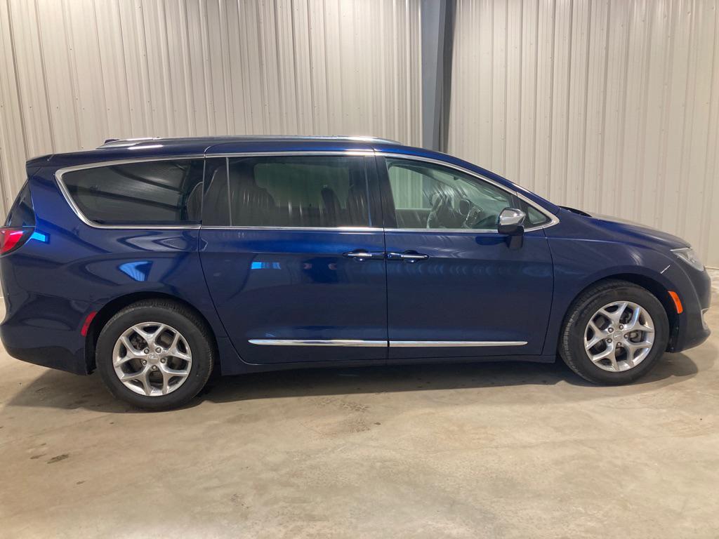 PreOwned 2018 Chrysler Pacifica Limited Platinum FWD 4